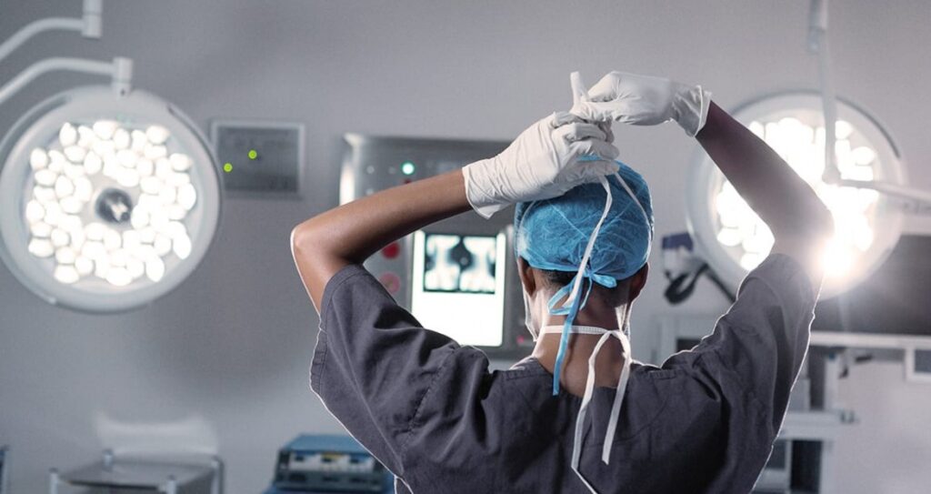 Wirbelsäulen-OPs sitzt das Skalpell heute zu locker?